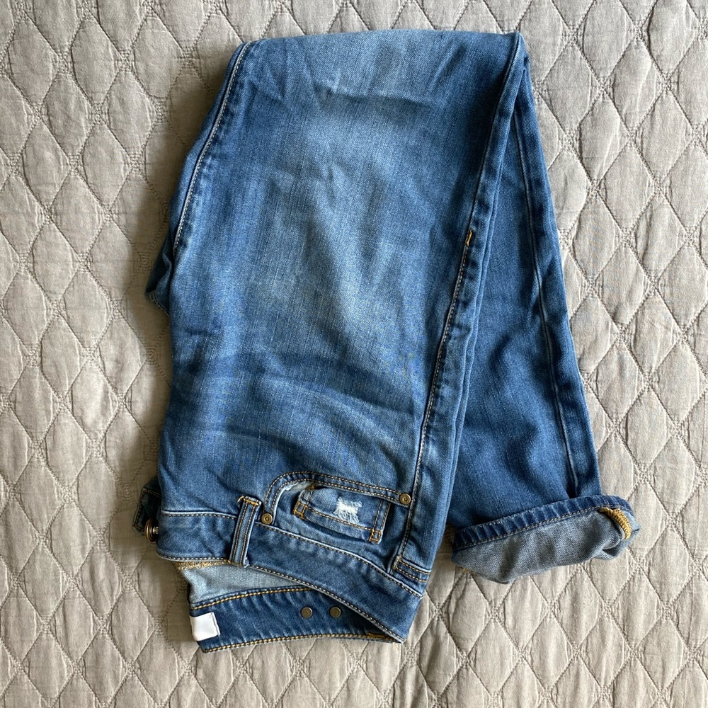 CAbi Slim Boyfriend Jean